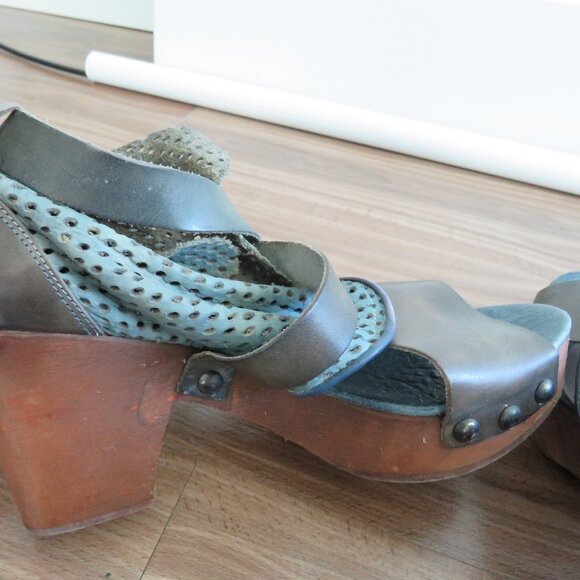 FREE PEOPLE Rendering Perforated Leather Buckle Heel Platform Clogs Boho 7.5 - Picture 13 of 16